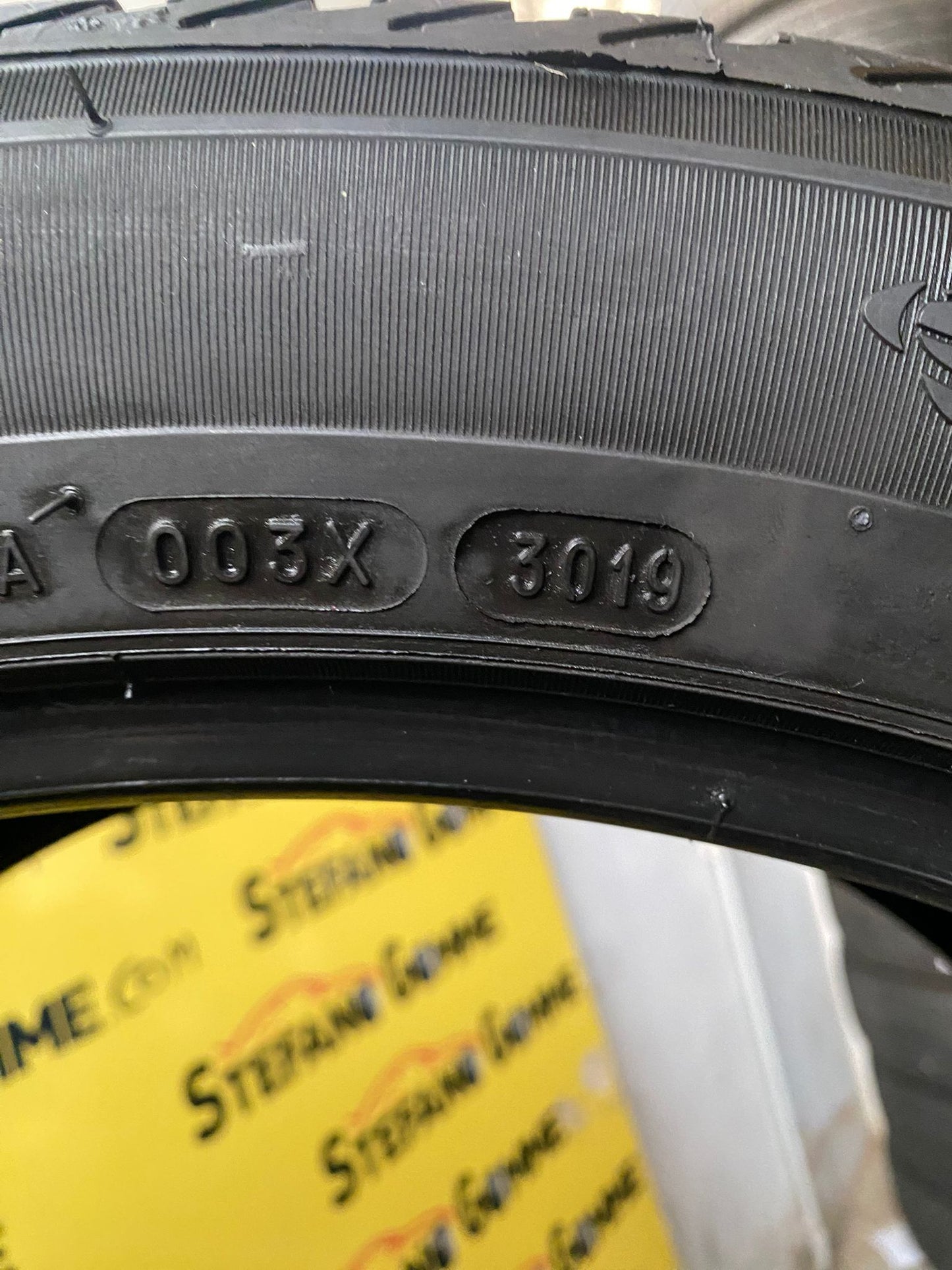 Michelin 255 45 20 105V
