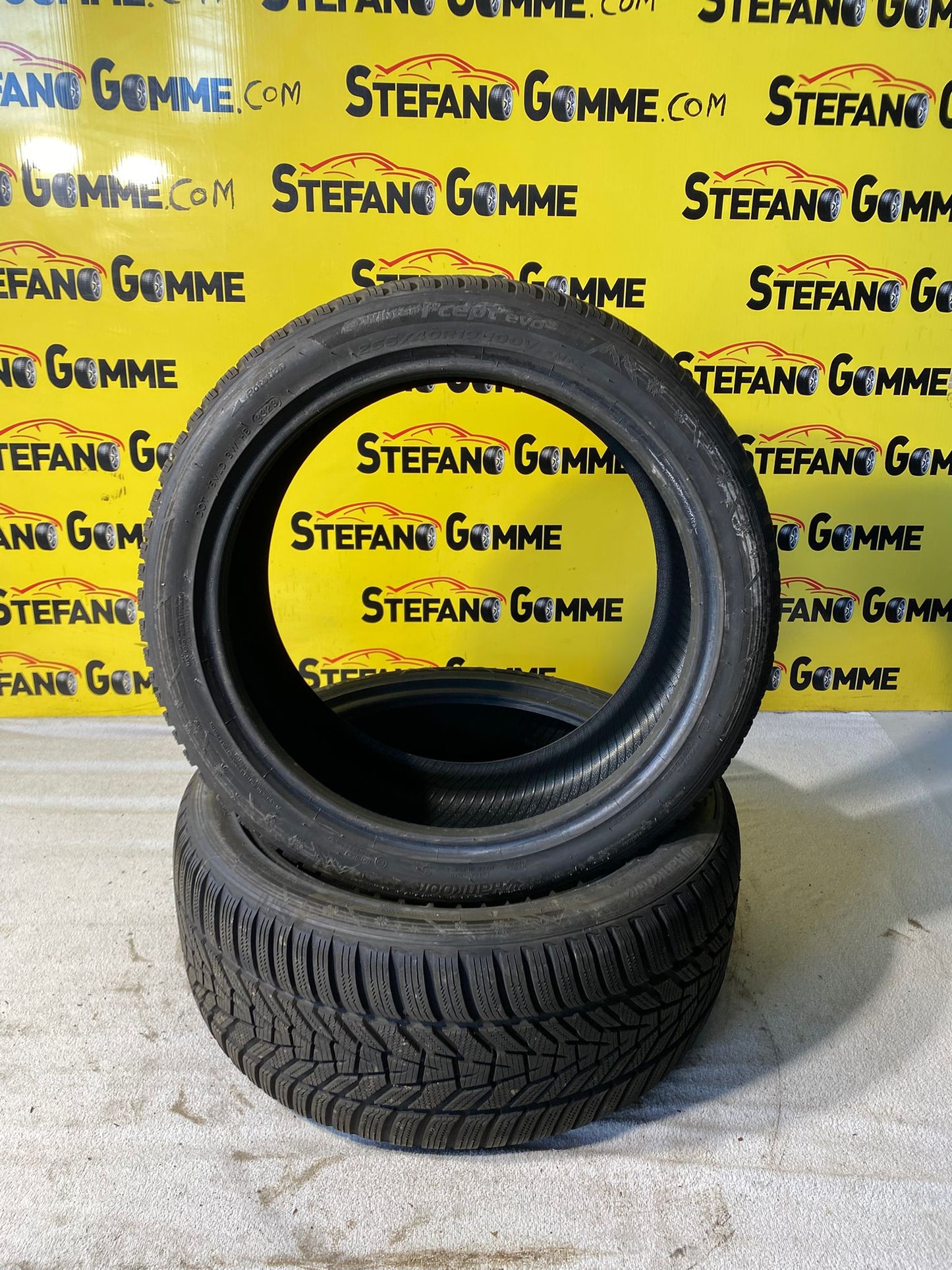 Hankook 255 40 19 100v