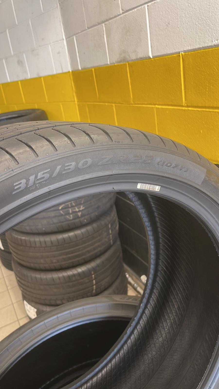 PIRELLI 275/35 22 104y E 315/30 22 107y