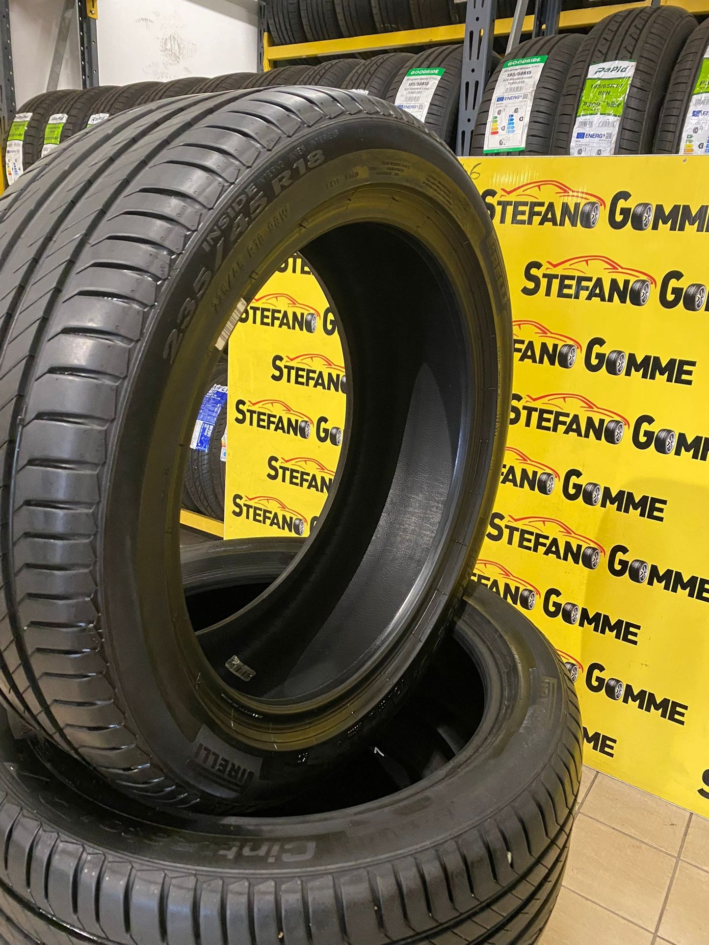 PIRELLI 235/45 18 98w