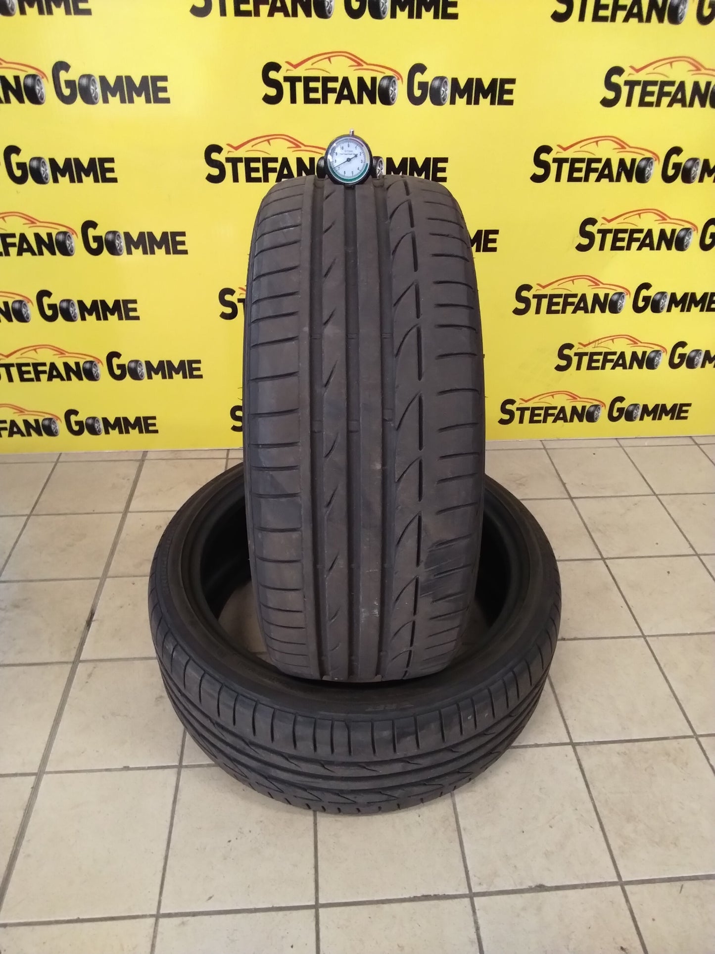 Gomme 225/40/19 89Y marca Bridgestone