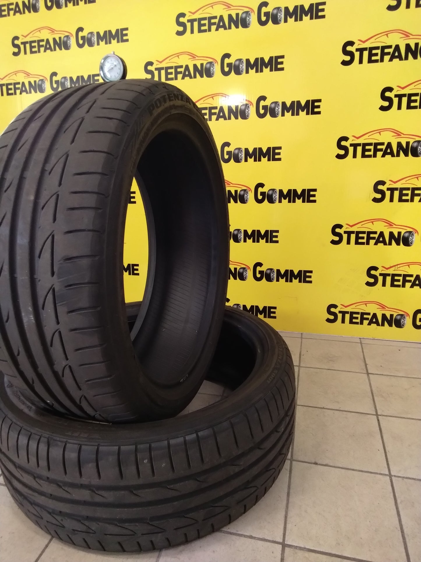 Gomme 225/40/19 89Y marca Bridgestone