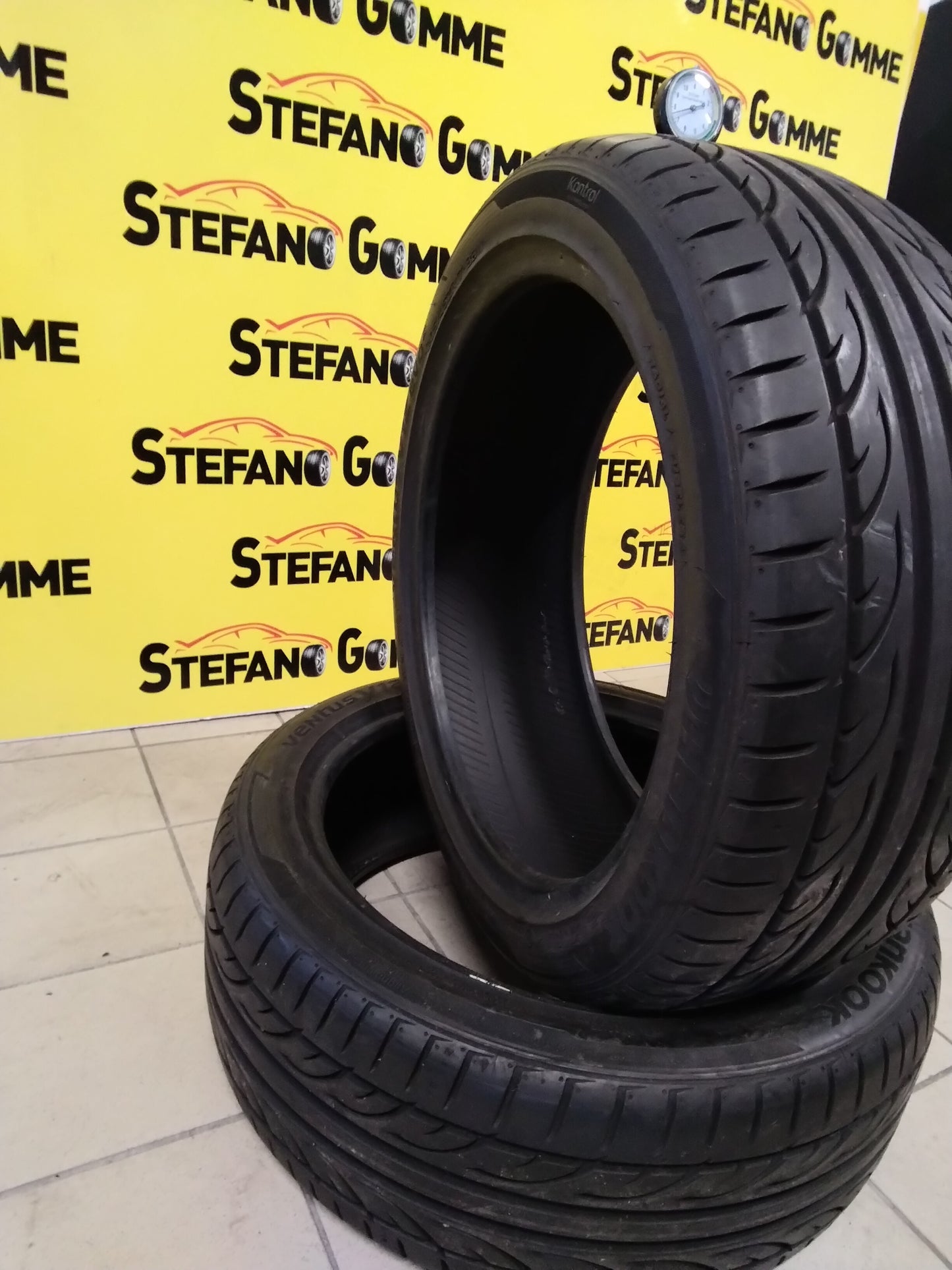 Gomme 205/45/17 88W Hankook
