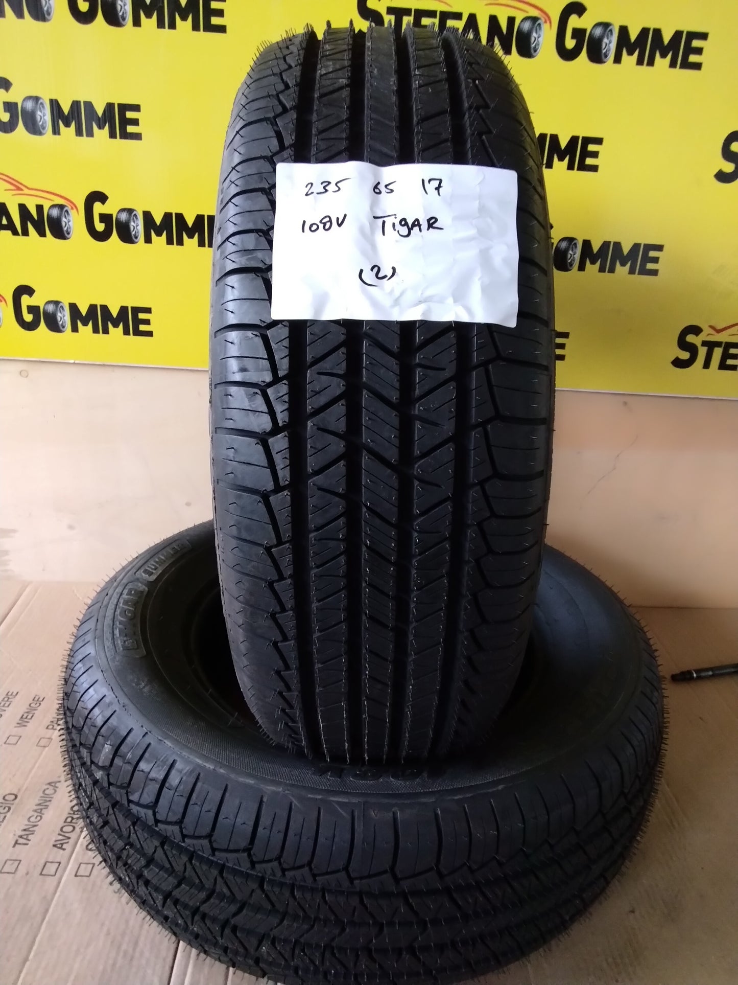 235/65R17 108V tigar nuovo