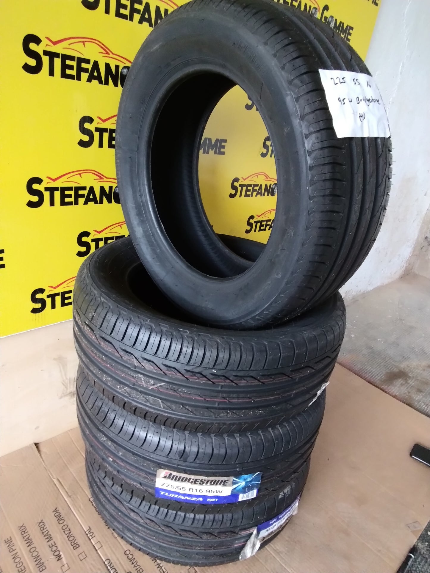 225/55R16 95W Bridgestone nuovo