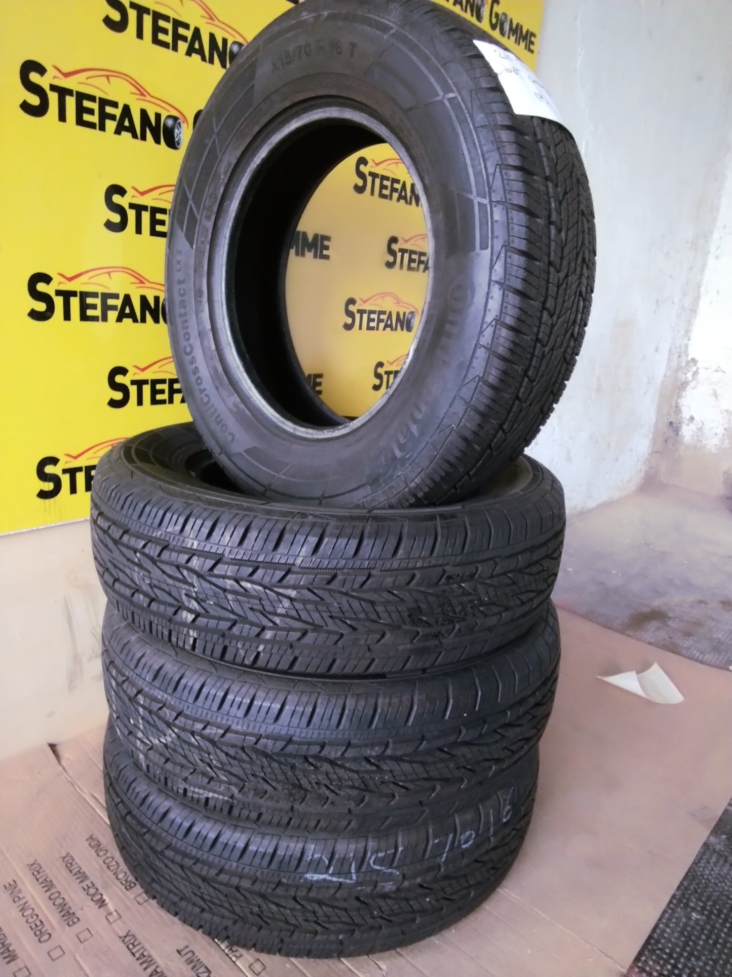 215/70R16 100T Continental nuovo