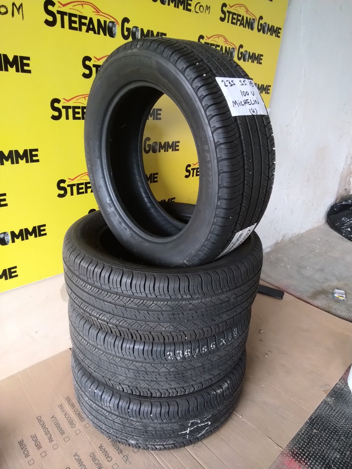 235 55 18 100V Michelin