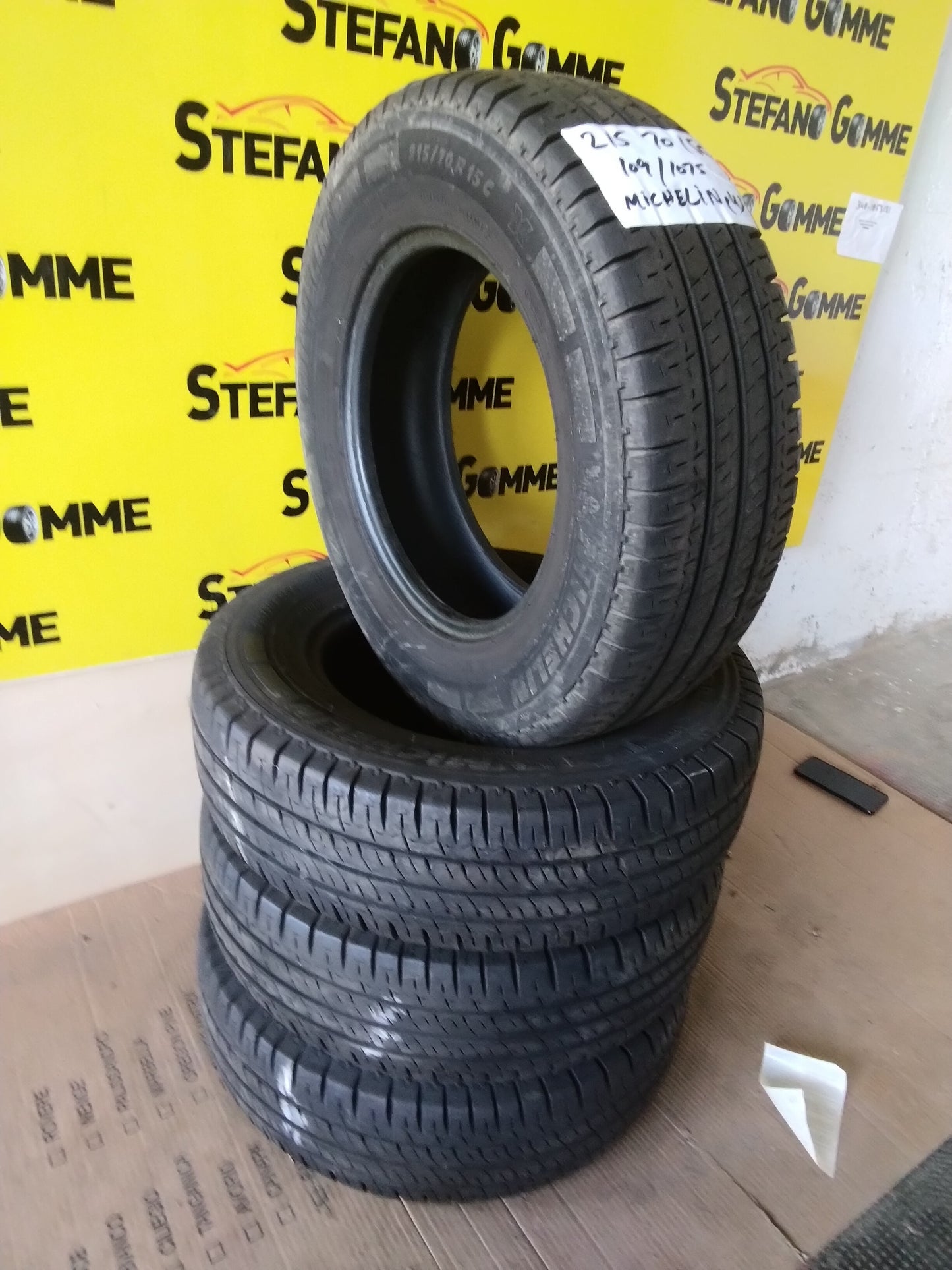 215 70 15C 109 107S Michelin