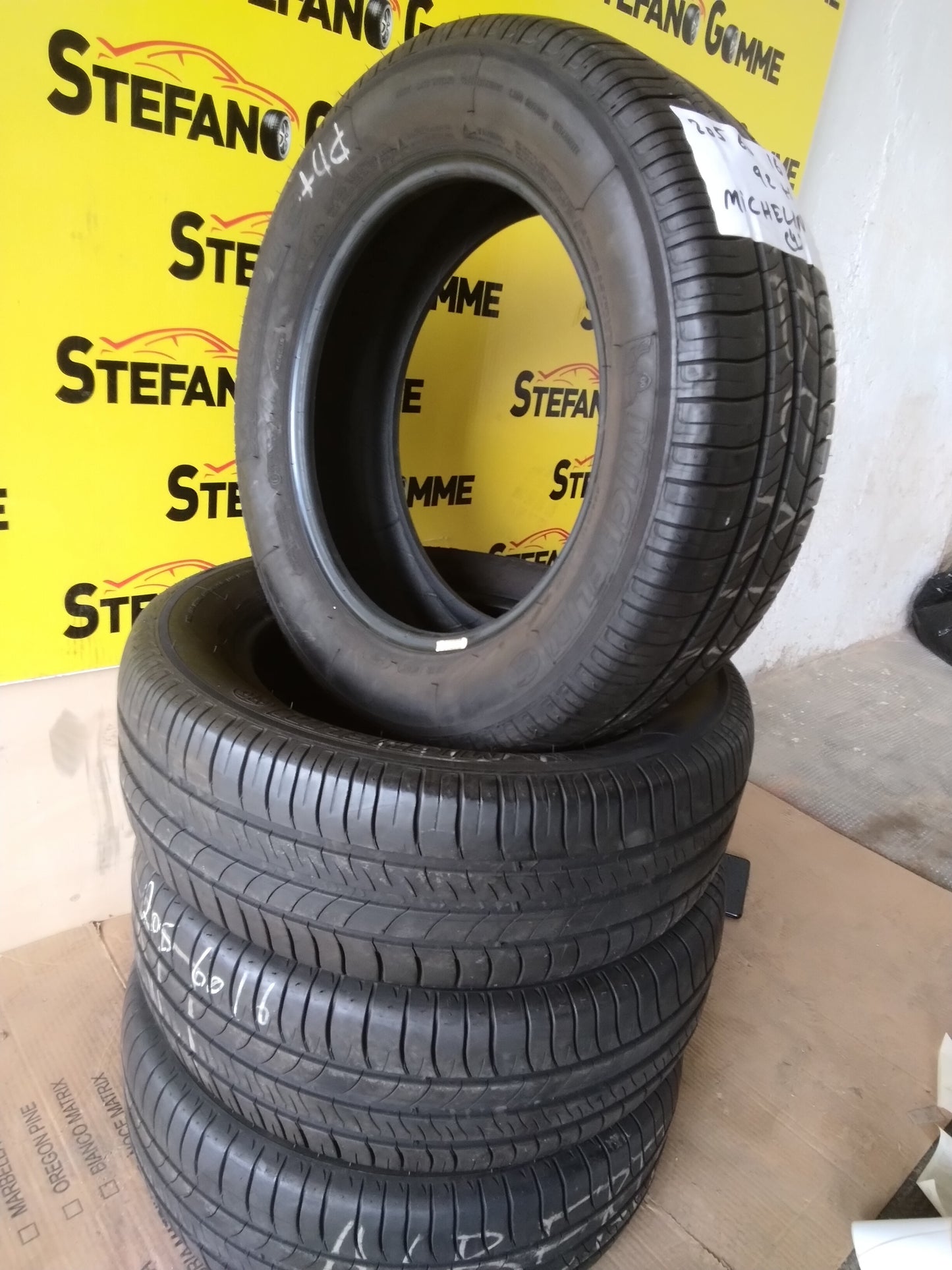 205 60 16 92H Michelin