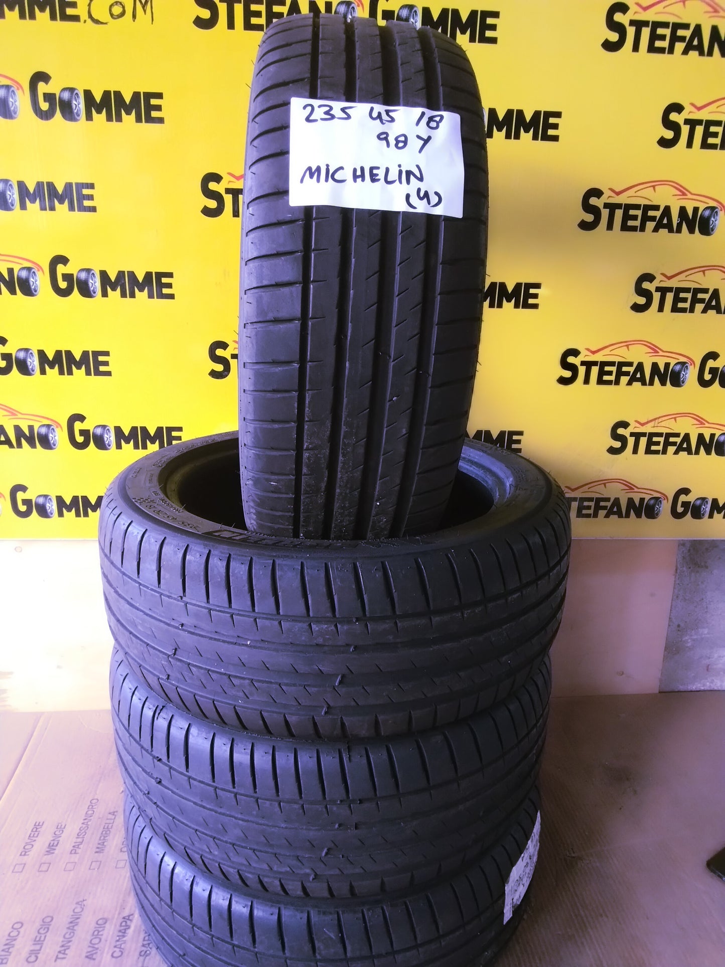 235 45 18 98Y Michelin