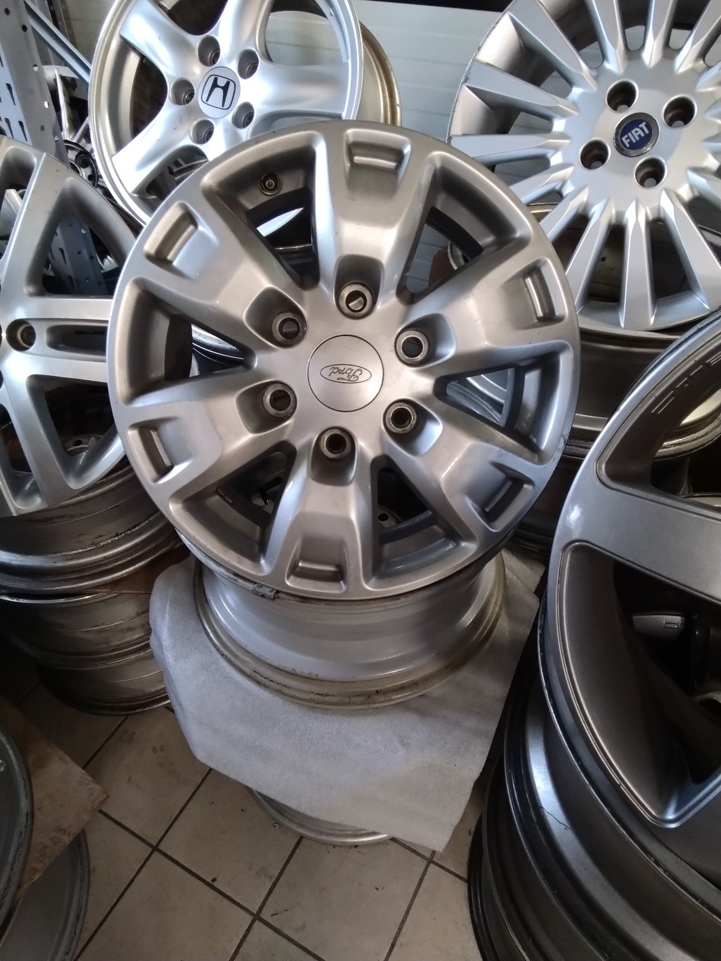 Cerchi 16x7J Ford