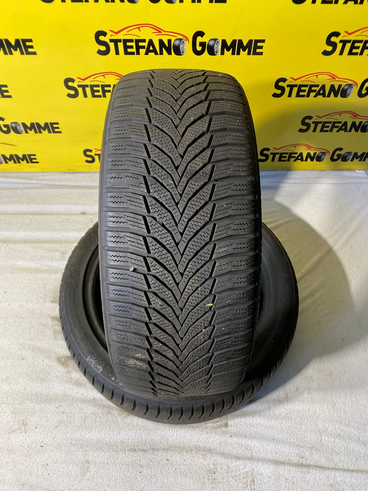 Nexen 225 45 18 95v